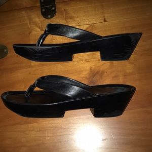 Robert Clergerie Asian insp Thong wedge sandal SZ9